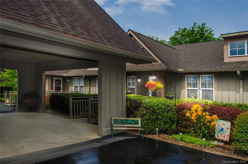 202 Fox Den Court #202