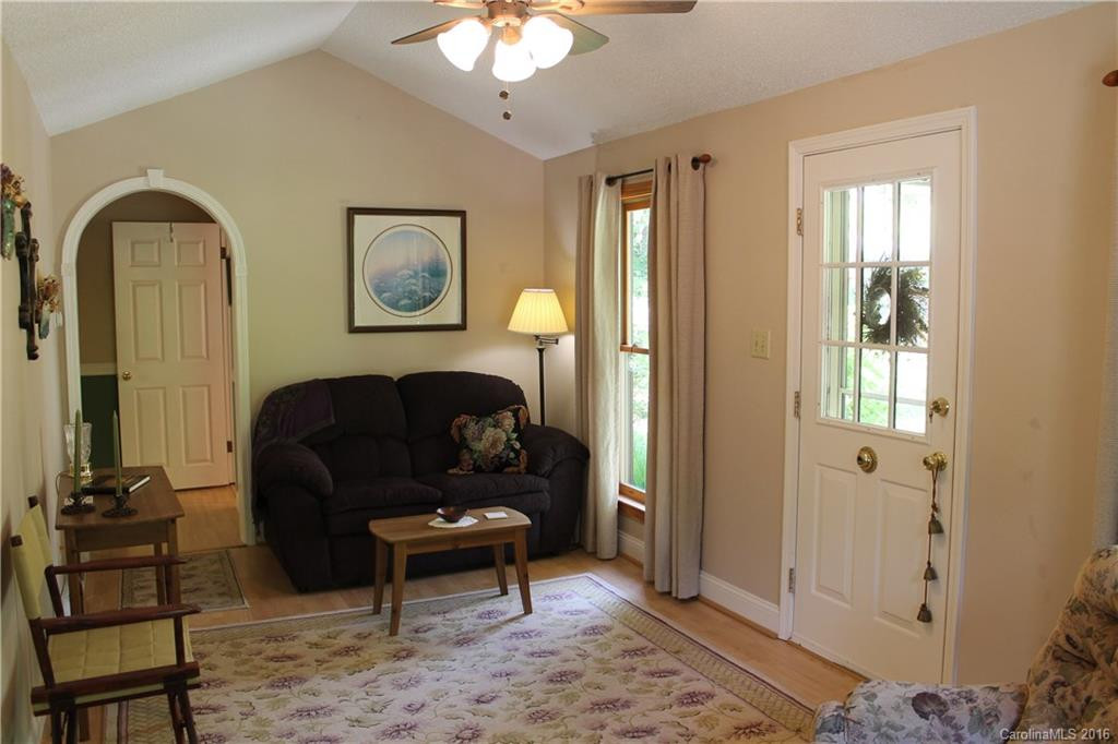 5 Broadview Drive - Photo 2