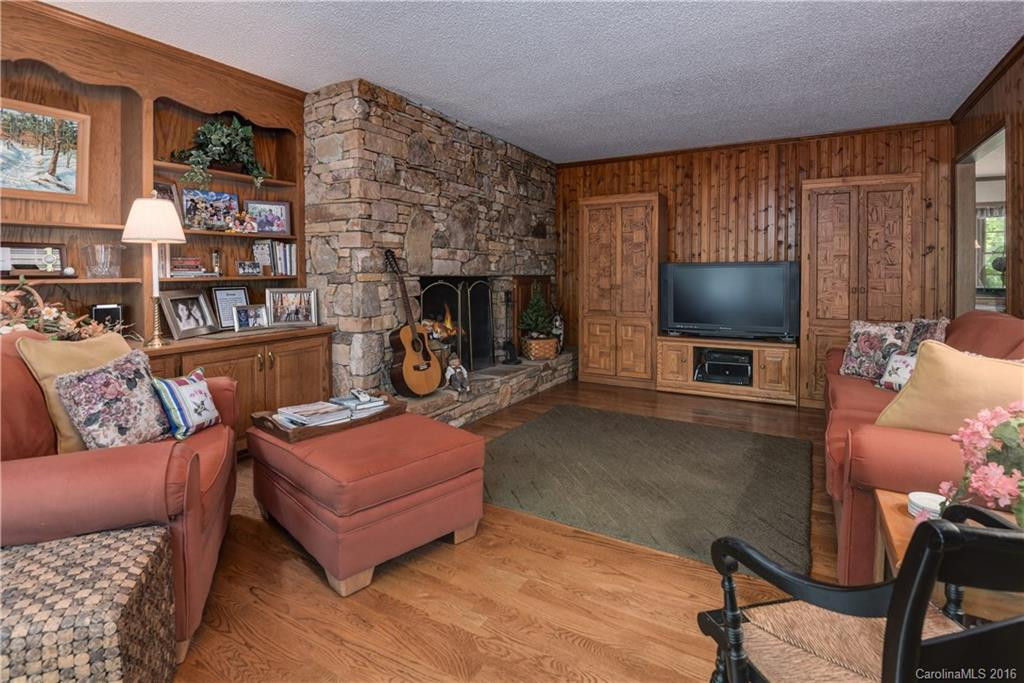 223 Greenleaf Drive - Photo 11
