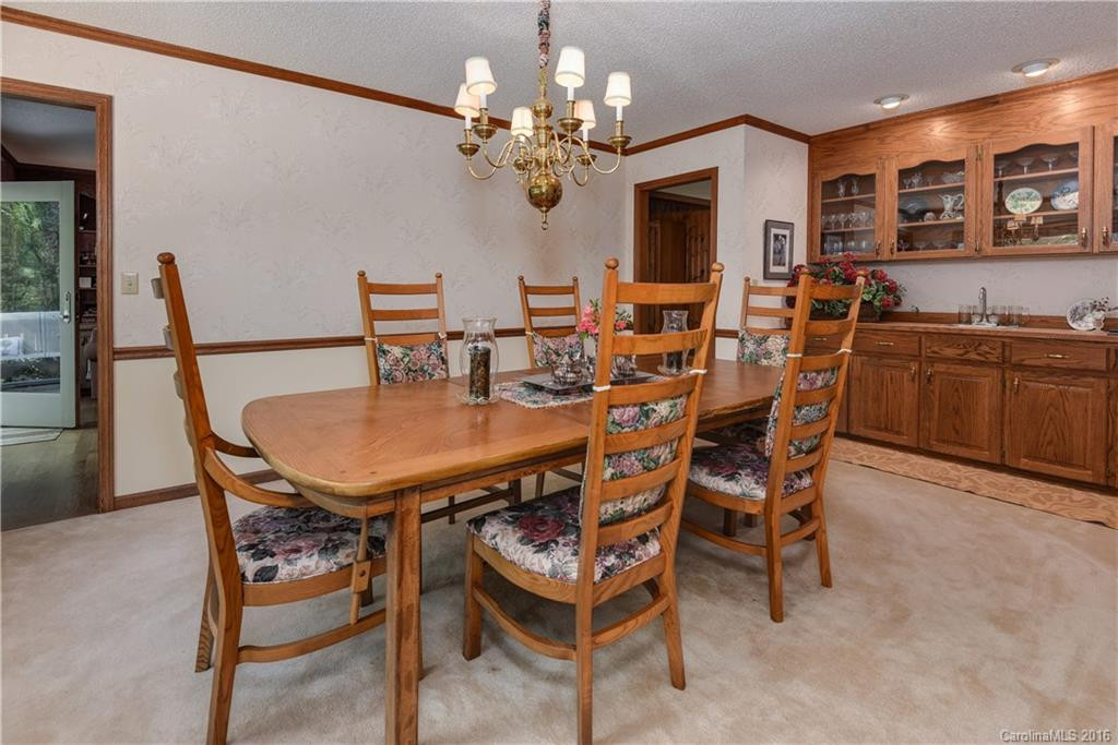 223 Greenleaf Drive - Photo 4