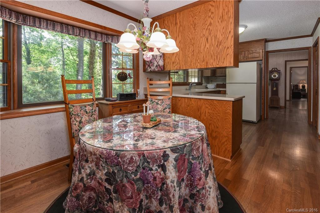 223 Greenleaf Drive - Photo 8