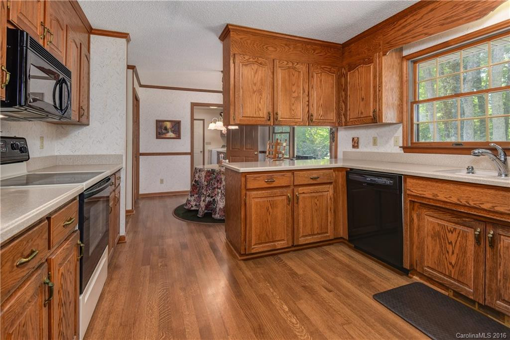 223 Greenleaf Drive - Photo 9