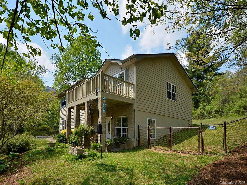 15 Meadow Brook Drive