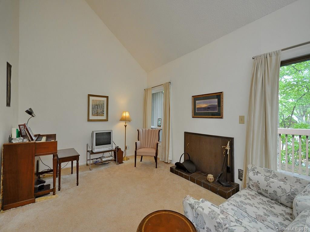 27 Maple Ridge Lane #27 - Photo 4