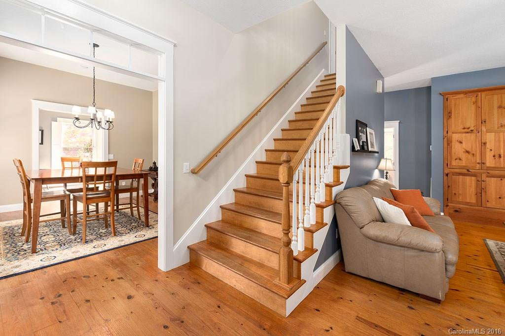 478 Redfield Drive - Photo 3