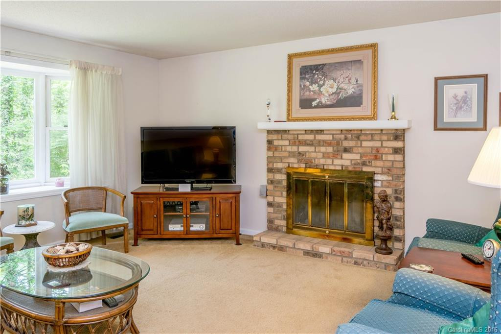 186 Surry Lane #64 - Photo 2