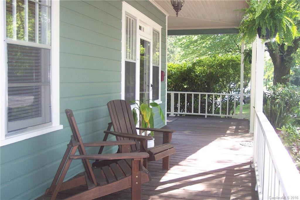 1110 Main Street - Photo 2