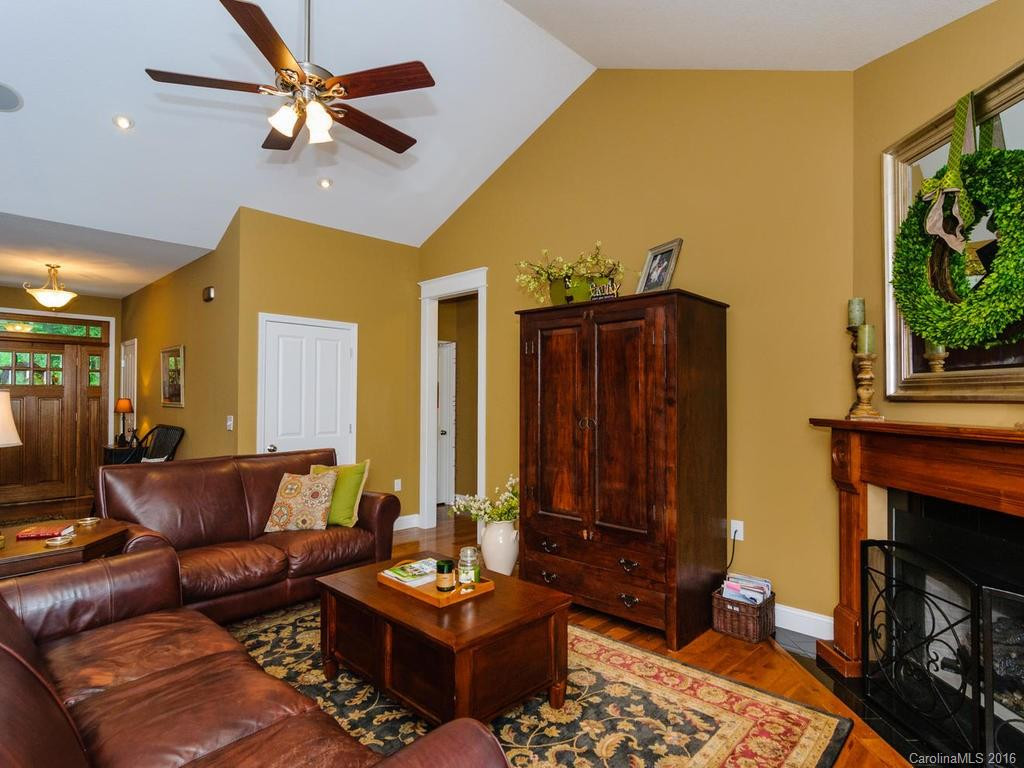 520 Oak Lane - Photo 4