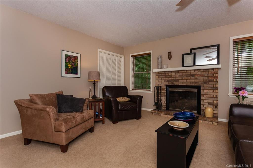 313 Colony Lane - Photo 3