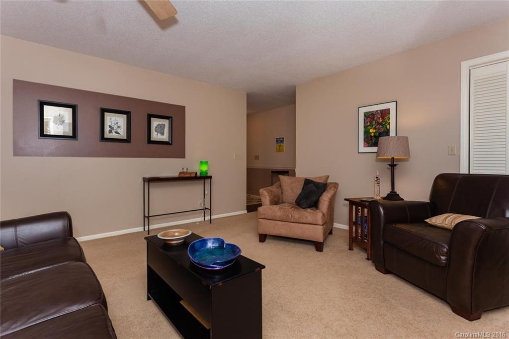 313 Colony Lane - Photo 5