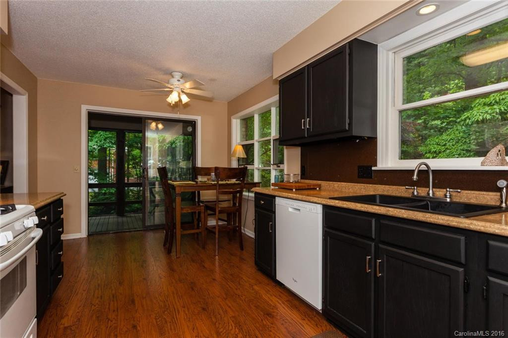 313 Colony Lane - Photo 8