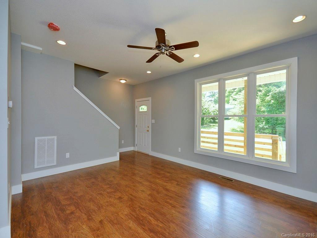 162 Lakeside Drive - Photo 2
