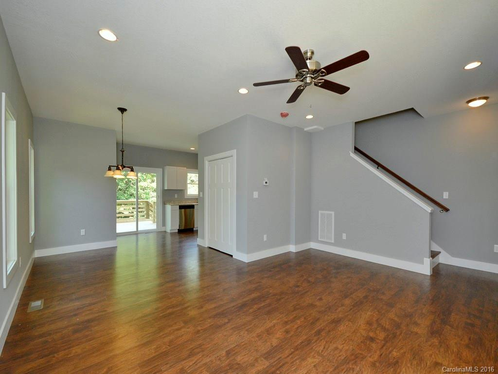 162 Lakeside Drive - Photo 3