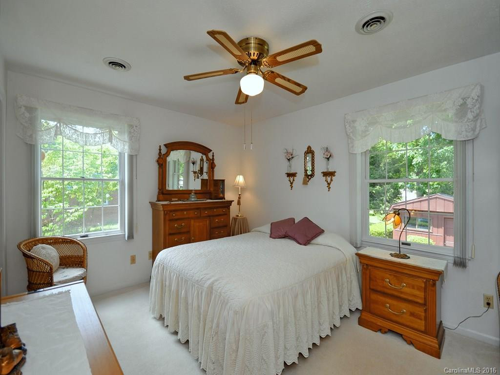 113 Azalea Way - Photo 8