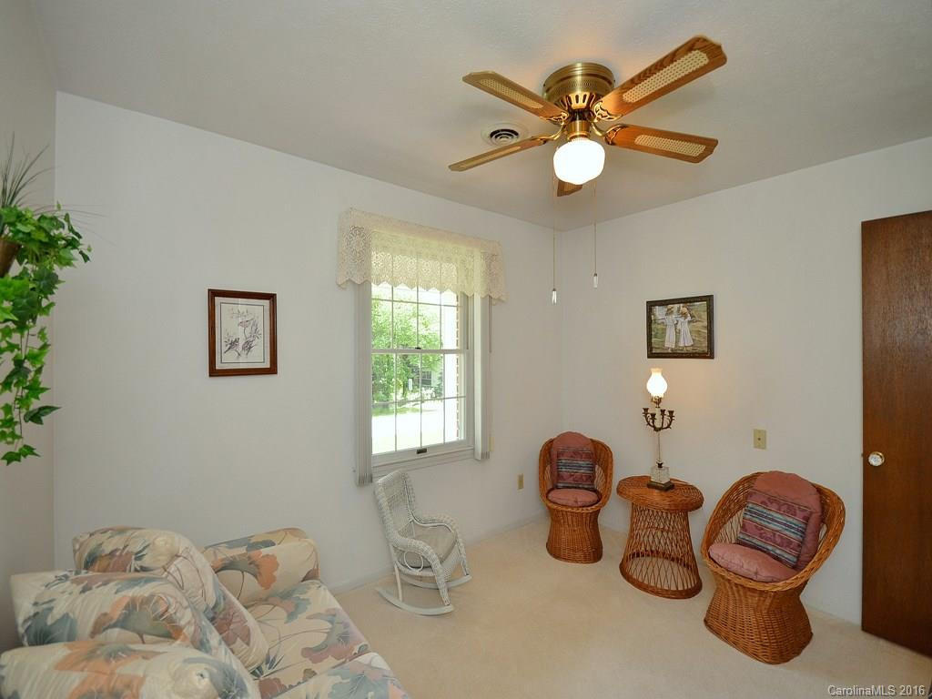 113 Azalea Way - Photo 9