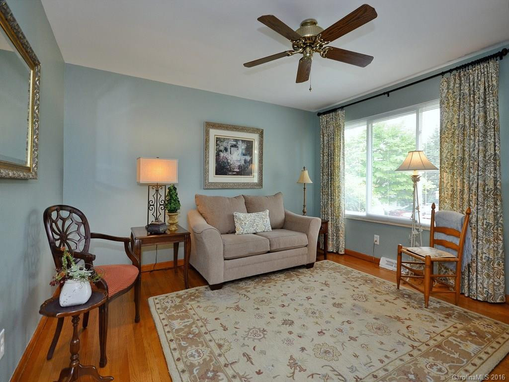 123 Sunset Hill Drive - Photo 4