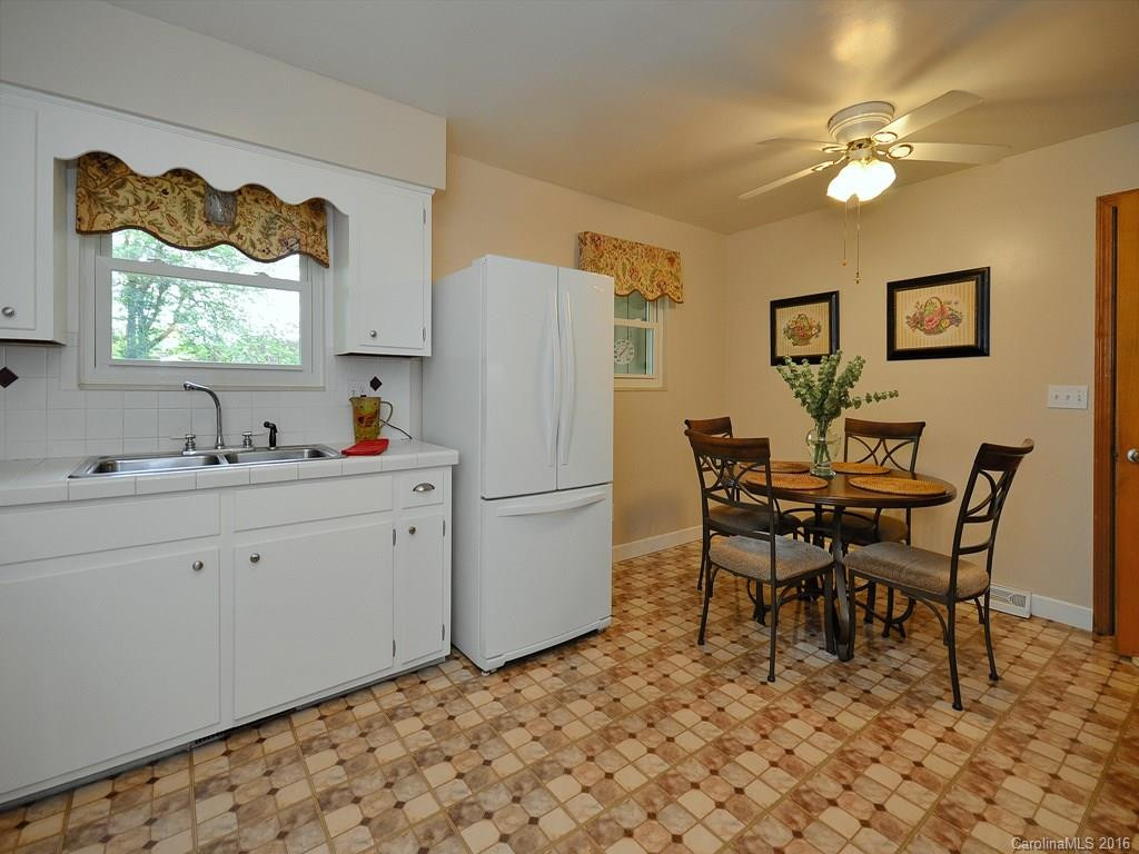 123 Sunset Hill Drive - Photo 5