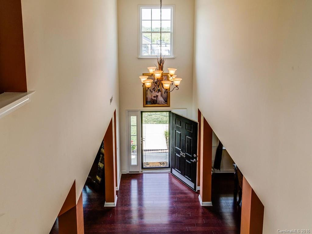 313 Roanoke Road - Photo 15