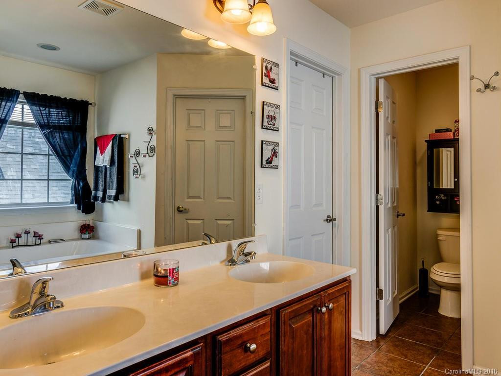 313 Roanoke Road - Photo 19