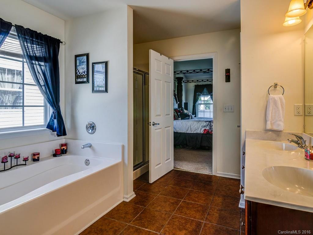 313 Roanoke Road - Photo 20