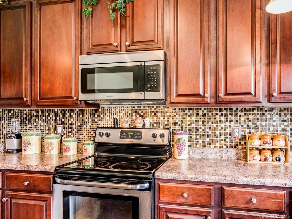 313 Roanoke Road - Photo 10