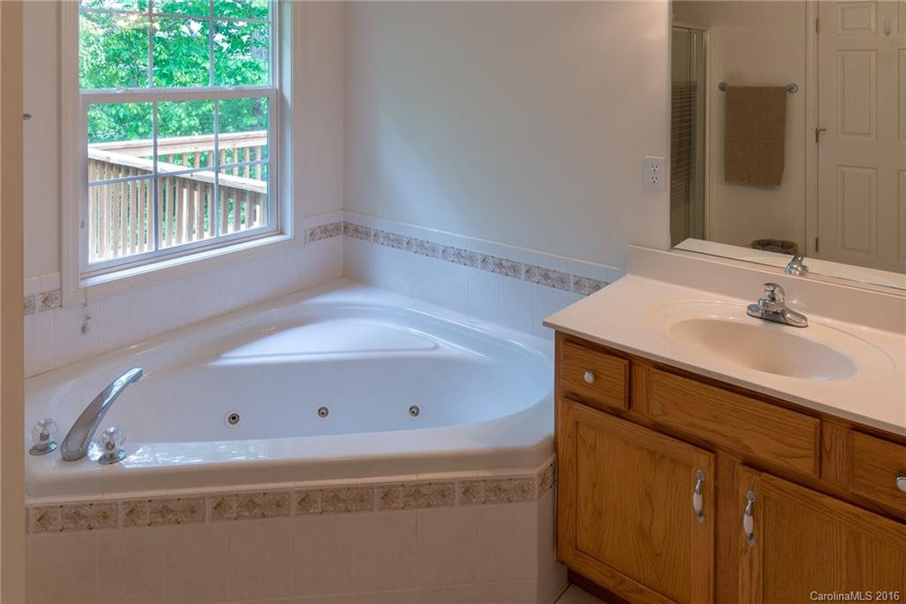 46 Red Maple Drive - Photo 16