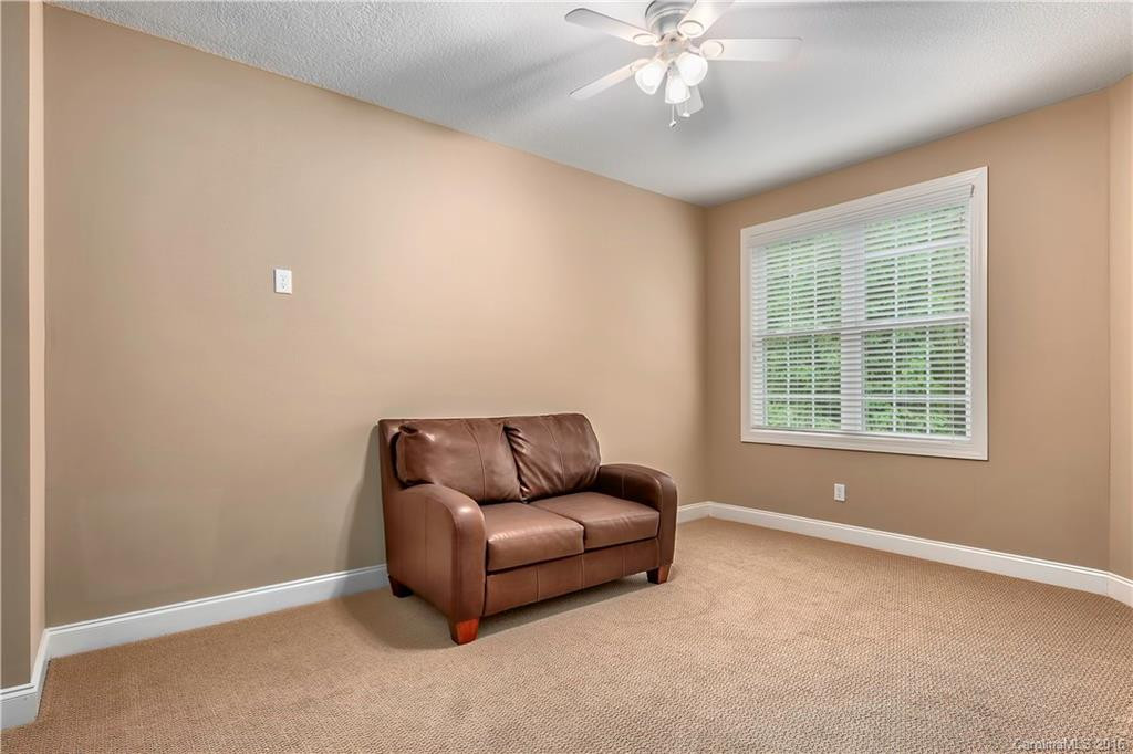 38 Green Meadow Court - Photo 17
