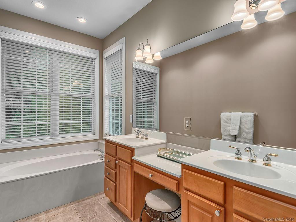 38 Green Meadow Court - Photo 9