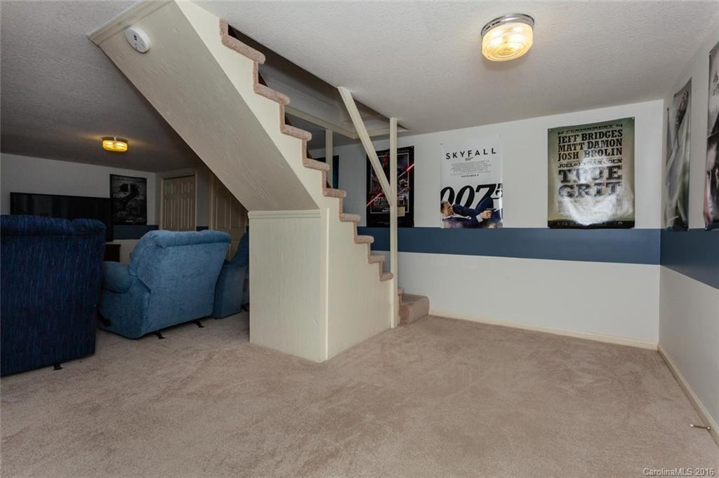 148 Haywood Knolls Drive - Photo 16