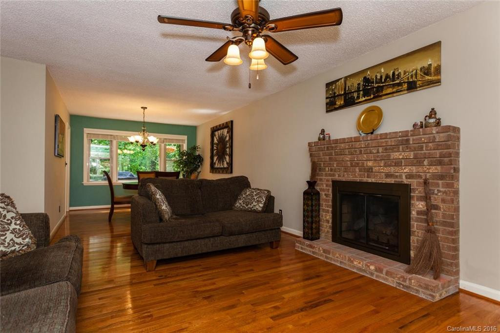 148 Haywood Knolls Drive - Photo 6