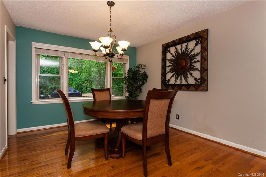 148 Haywood Knolls Drive - Photo 7