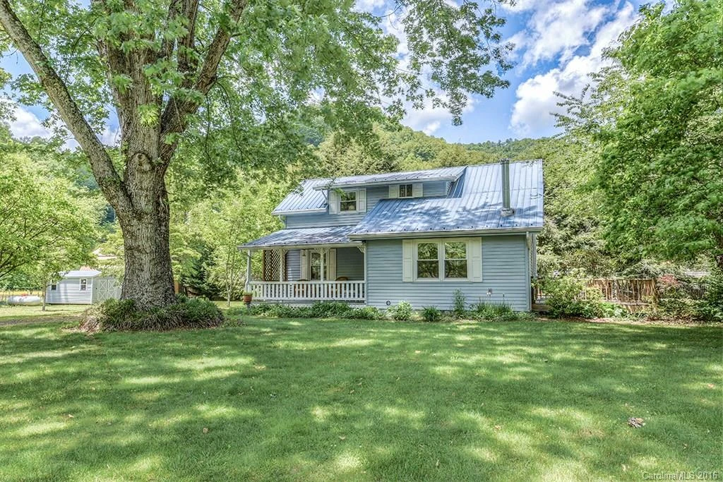 21 Tobacco Road