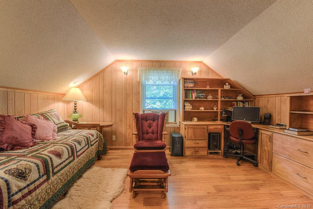 21 Tobacco Road - Photo 16