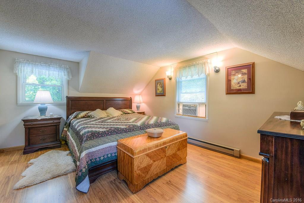 21 Tobacco Road - Photo 17