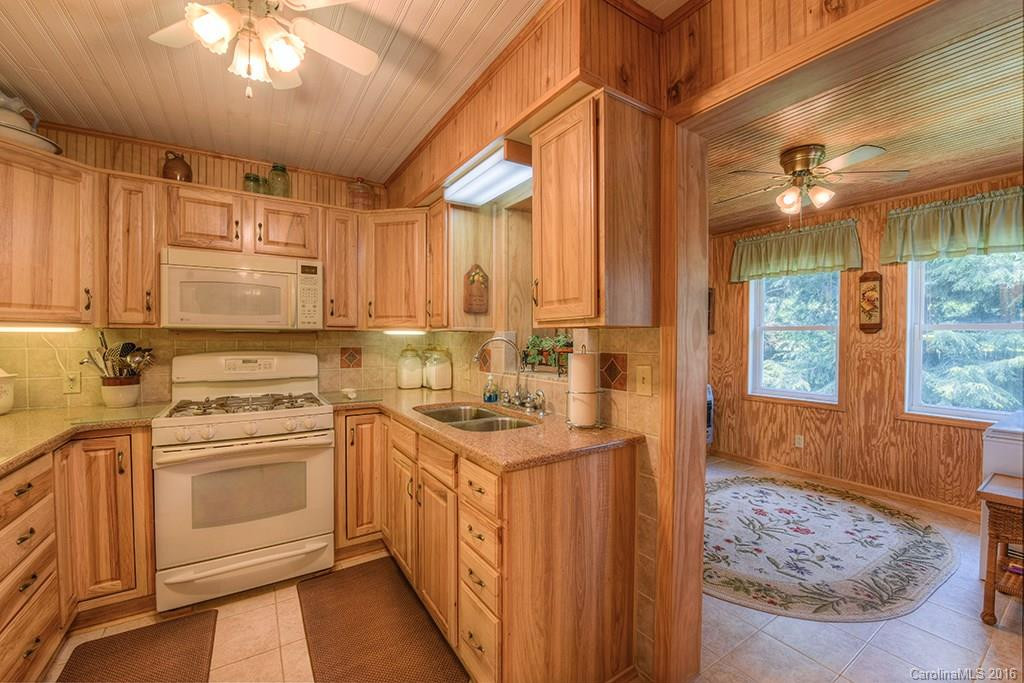 21 Tobacco Road - Photo 4