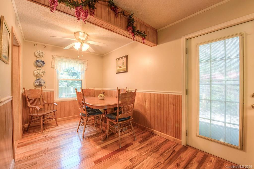 21 Tobacco Road - Photo 6