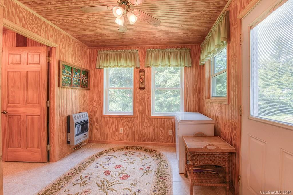 21 Tobacco Road - Photo 7