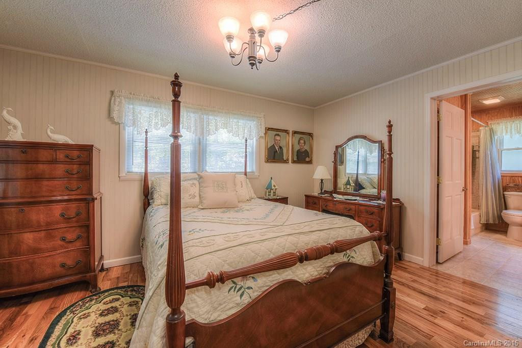 21 Tobacco Road - Photo 9