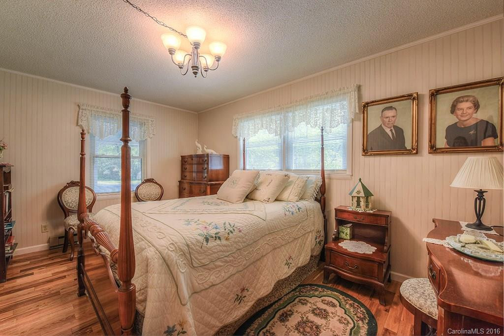21 Tobacco Road - Photo 10
