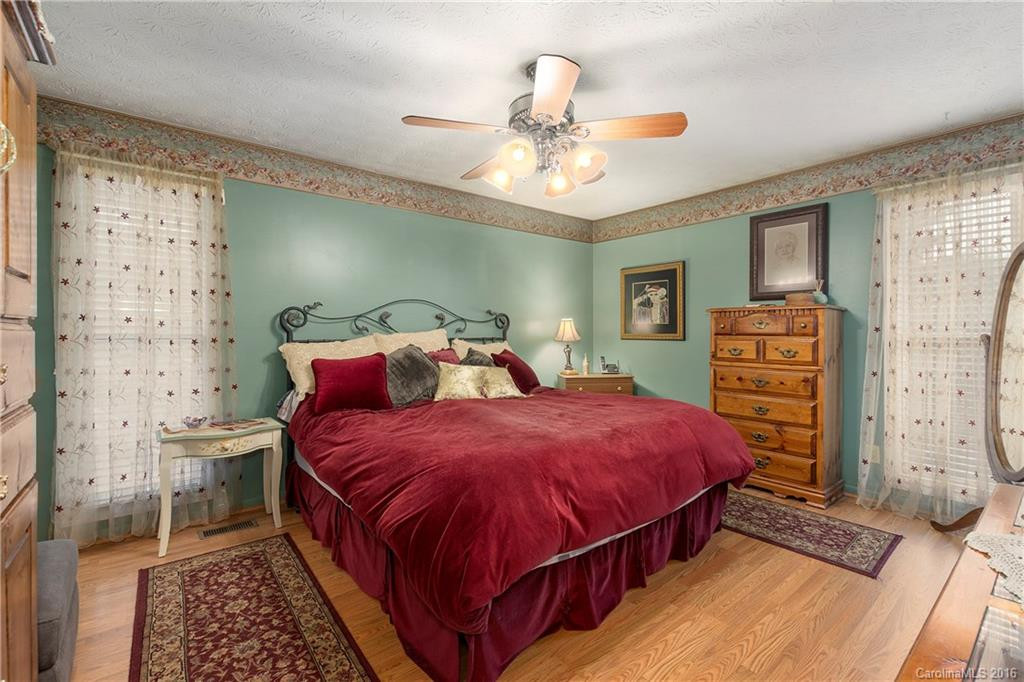 337 Woody Lane - Photo 13