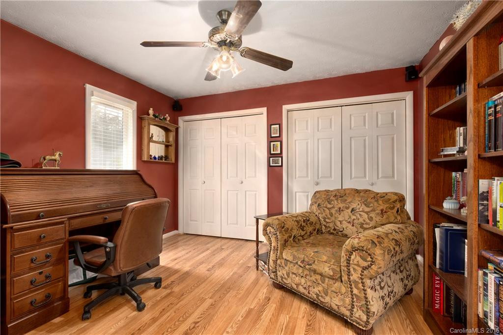 337 Woody Lane - Photo 16