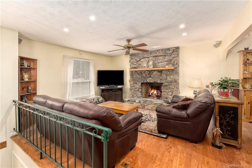 337 Woody Lane - Photo 8