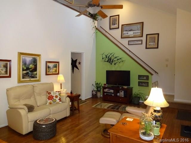 26 Pine Oak Circle #306 - Photo 2