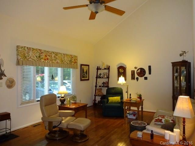 26 Pine Oak Circle #306 - Photo 3