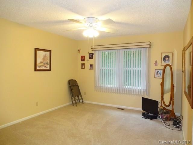 26 Pine Oak Circle #306 - Photo 8