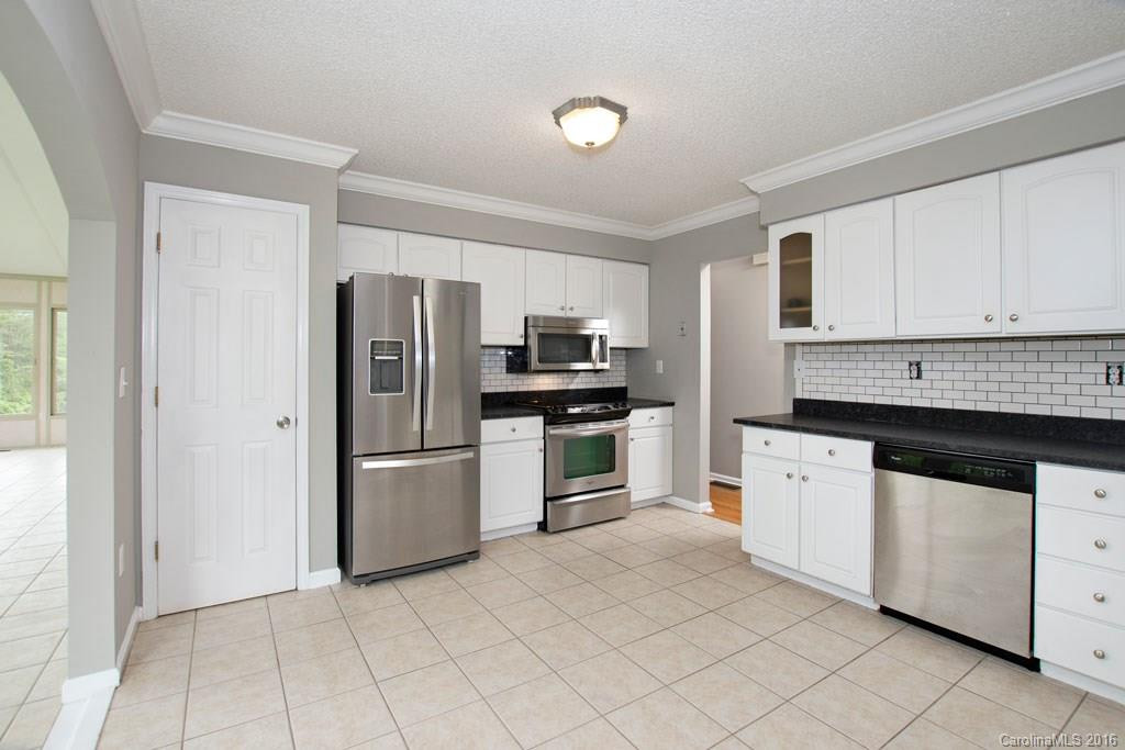 17 Country Spring Drive - Photo 10