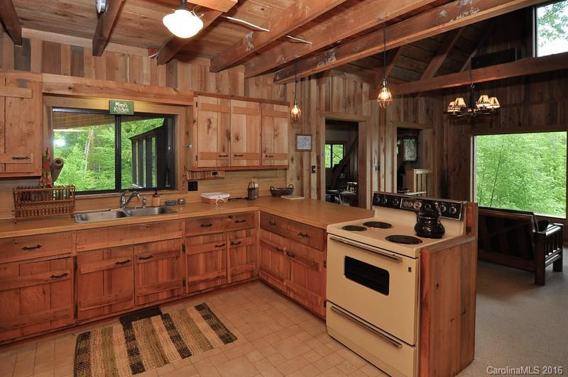 1035 Moonshine Mountain Road - Photo 11