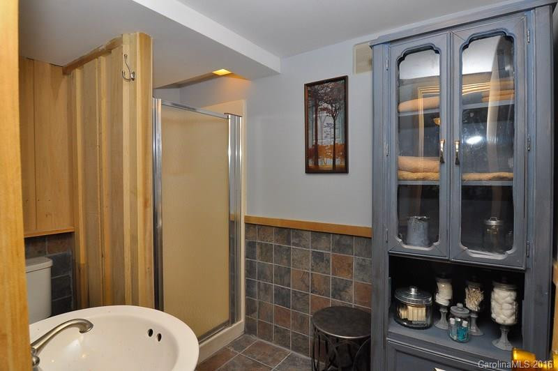 1035 Moonshine Mountain Road - Photo 17