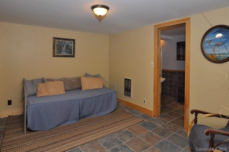 1035 Moonshine Mountain Road - Photo 18