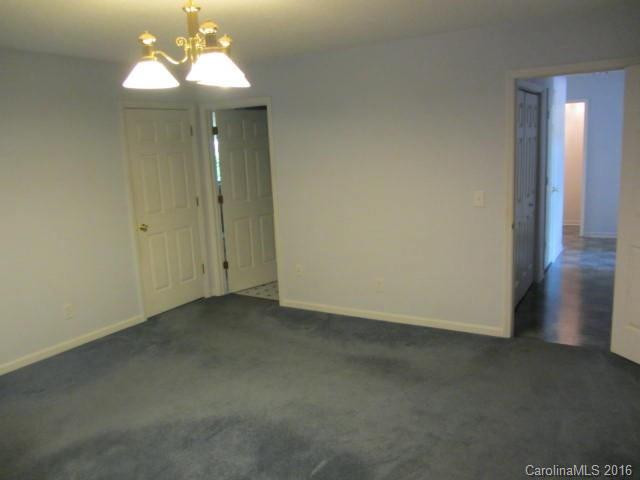 138 Fairway Landing - Photo 11